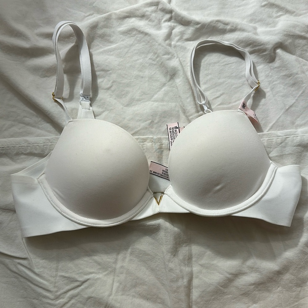Victoria’s secret white push up bra